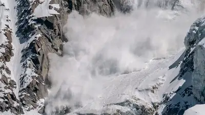 Лавины взрывами спустили в горах в Восточно-Казахстанской области , фото - Новости Zakon.kz от 12.03.2024 18:14