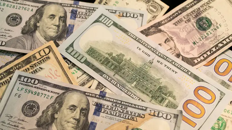 Курс доллара еще вырос на торгах 13 марта - «Финансы»