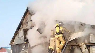 пожар в жилом доме, фото - Новости Zakon.kz от 13.03.2024 18:24