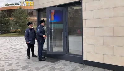Ворвались с ножами: как полиция работает в модульных постах Алматы