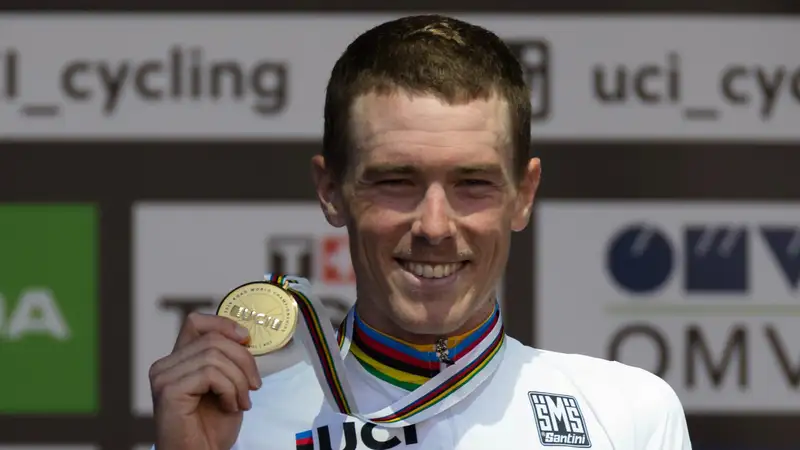 Знаменитого велогонщика обвинили в убийстве жены