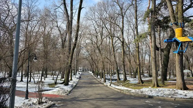 Что происходит в Центральном парке имени Горького в Алматы, фото - Новости Zakon.kz от 15.03.2024 18:30