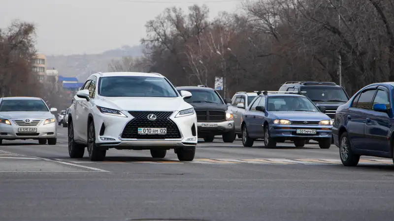 КГД начал присылать уведомления казахстанцам об уплате налога на транспорт