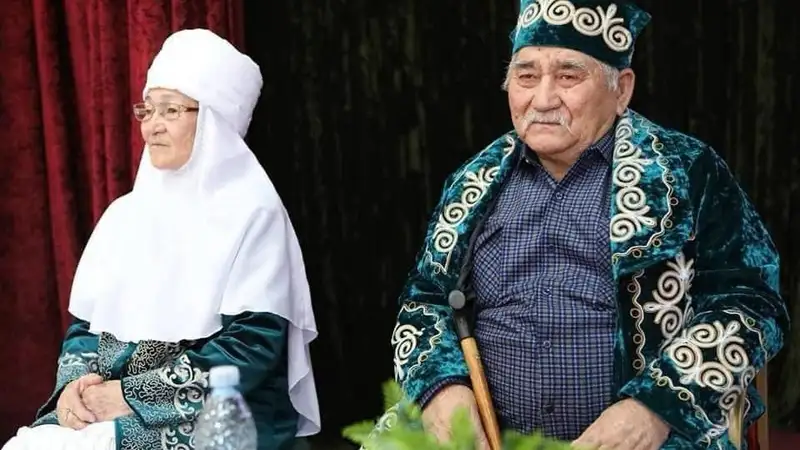 В Туркестане на день шанырака молодожены заключили брак, фото - Новости Zakon.kz от 18.03.2024 11:45