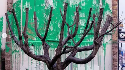 В Лондоне появилось новое творение Бэнкси, фото - Новости Zakon.kz от 18.03.2024 22:46