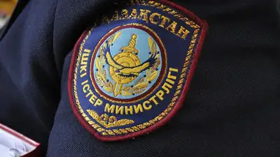 Мошенники, полицейская форма, фото - Новости Zakon.kz от 18.03.2024 11:51
