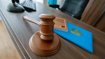 Должностные лица АО &quot;Қазтеміртранс&quot; осуждены за многомиллионные взятки, фото - Новости Zakon.kz от 18.03.2024 18:44