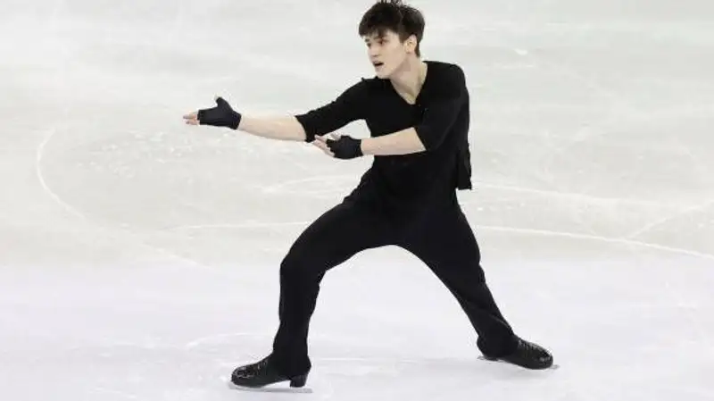 Фигурист Диас Джиренбаев стал победителем международного турнира