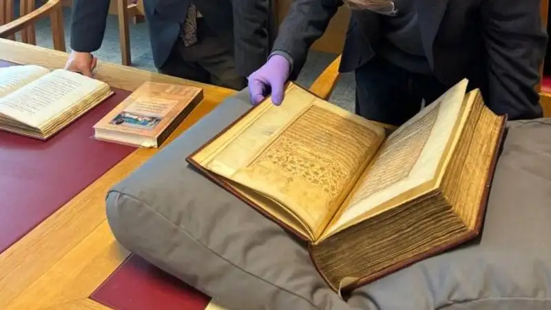 Коран на тюркском языке эпохи Караханского государства обнаружили в британском архиве, фото - Новости Zakon.kz от 18.03.2024 22:07