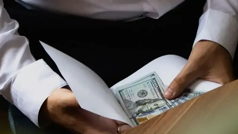 Дела о коррупции, критика депутатов и ЧП на руднике в Амурской области РФ – главное к утру