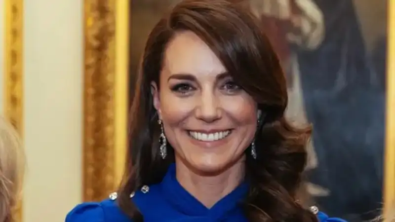 Кейт Миддлтон после долгого отсутствия на публике заметили в небольшом магазинчике