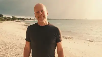 Деми Мур поделилась фото страдающего от деменции Брюса Уиллиса с внучкой, фото - Новости Zakon.kz от 20.03.2024 23:11