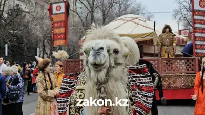 Как алматинцы отмечают Наурыз – фоторепортаж, фото - Новости Zakon.kz от 21.03.2024 10:46