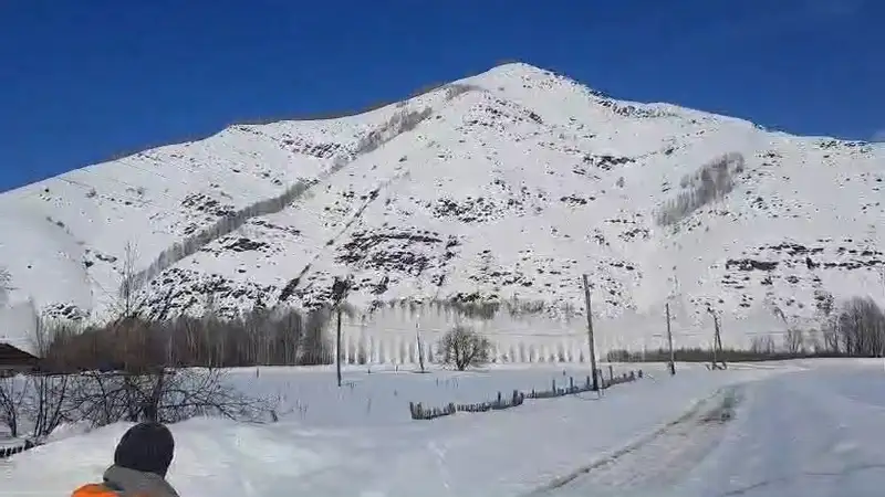 12 тысяч квадратных метров льда взорвали спасатели на реке в ВКО