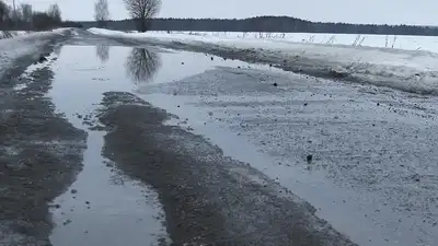 В Атырауской области продолжают откачивать талые воды, фото - Новости Zakon.kz от 22.03.2024 03:15