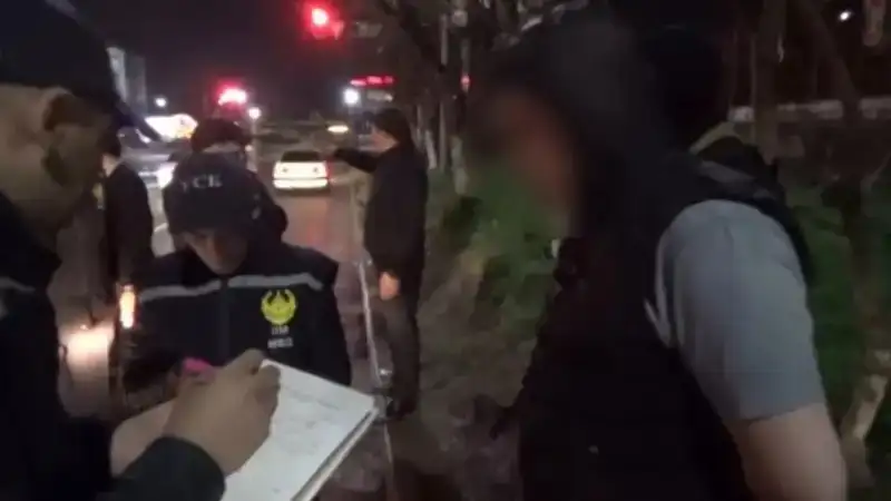 "Посадивший" своего начальника полицейский в Шымкенте подозревается в вымогательстве