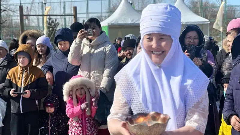 Массовые гуляния проходят в жилых массивах Астаны