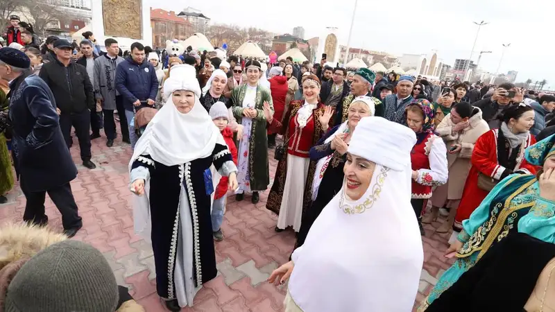 Наурызнама: в Мангистау отметили весенний Новый год с особым размахом , фото - Новости Zakon.kz от 22.03.2024 18:28