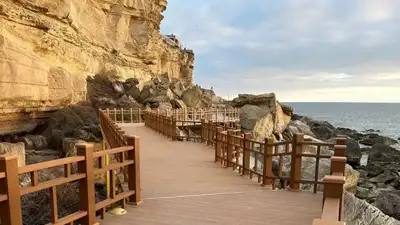 Скальную тропу после ремонта открыли в Актау, фото - Новости Zakon.kz от 22.03.2024 09:33