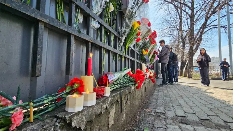 посольство России, теракт в Москве, фото - Новости Zakon.kz от 23.03.2024 13:17