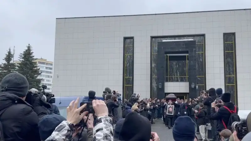 В России простились с комментатором Василием Уткиным