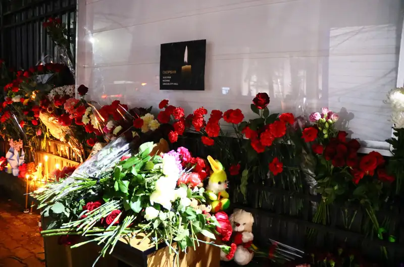 алматинцы почтили память погибших, фото - Новости Zakon.kz от 23.03.2024 22:09