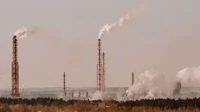 Жители Атырау пожаловались на неприятный запах