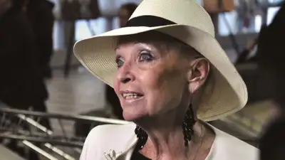 Звезду &quot;Бриллиантовой руки&quot; Светлану Светличную госпитализировали в больницу, фото - Новости Zakon.kz от 27.03.2024 22:35