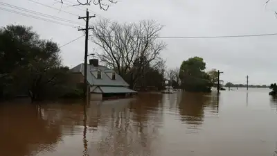 Еще одно село в Казахстане осталось под водой, жителей эвакуировали