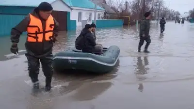 Паводки в Актюбинской области: из затопленных домов спасены 2870 человек