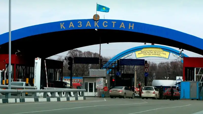 Из-за паводков на казахстанско-российской границе образовалась пробка