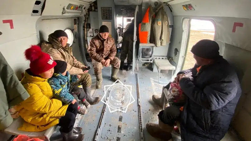 Пропавших в Абайской области мужчину и его внучку нашли спасатели