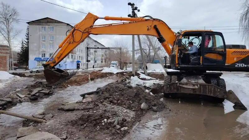 Более 368 тысяч кубометров снега вывезли из населенных пунктов ВКО