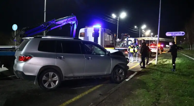 Три человека пострадали в тройном ДТП на ВОАД, фото - Новости Zakon.kz от 03.04.2024 04:16