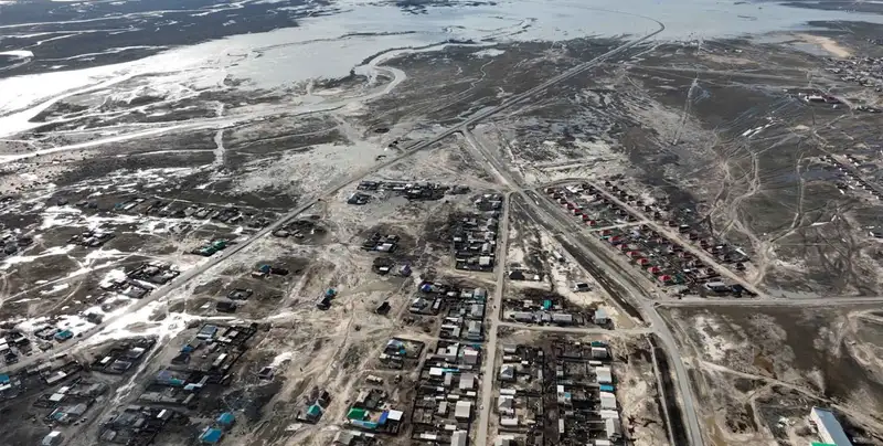Токаев на вертолете осмотрел подтопленные территории ЗКО, фото - Новости Zakon.kz от 04.04.2024 14:02