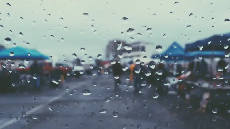 Похолодание и сильные дожди придут в Казахстан