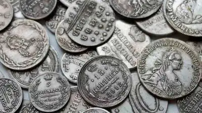 Мошенник, монеты, продажа, фото - Новости Zakon.kz от 05.04.2024 10:38