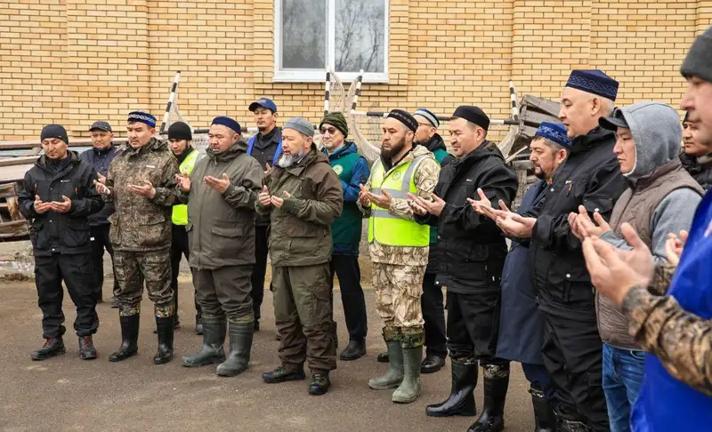 В Костанае из-за наводнения провели жертвоприношение, фото - Новости Zakon.kz от 09.04.2024 15:24