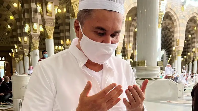 Арман Давлетяров поделился с подписчиками фото из Мекки