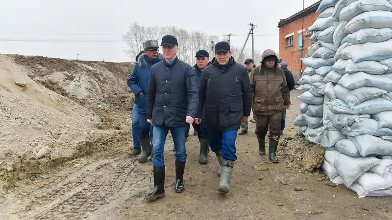 Роман Скляр поручил срочно эвакуировать жителей поселка Заречный в СКО, фото - Новости Zakon.kz от 09.04.2024 13:20