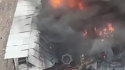 пожар на складе, фото - Новости Zakon.kz от 10.04.2024 20:57