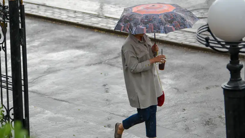 Как в Алматы борются с последствиями сильного ливня