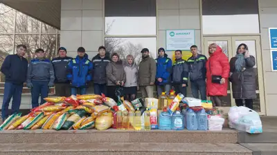 &quot;Казахтелеком&quot; собирает гуманитарную помощь, пострадавшим от паводков казахстанцам, фото - Новости Zakon.kz от 11.04.2024 14:50