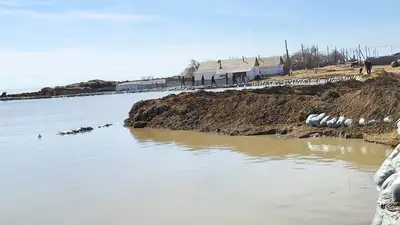 Свыше 99 тысяч человек спасены из зон бедствия в Казахстане