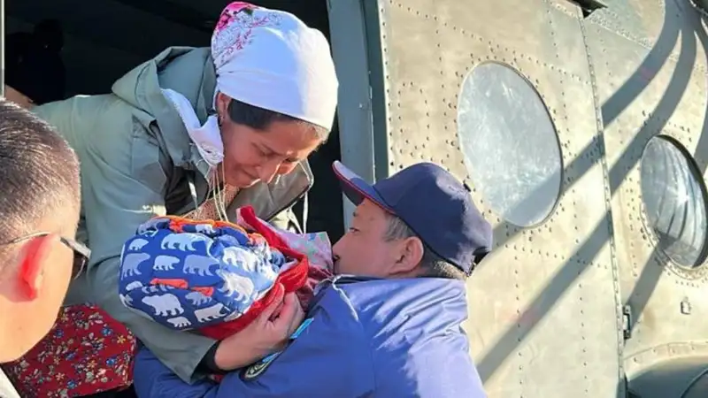 В Актюбинской области на вертолете эвакуируют жителей из села Мамыр