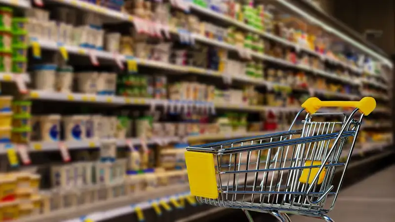 Бизнесмены завысили цены на продукты во время сильнейших паводков в стране