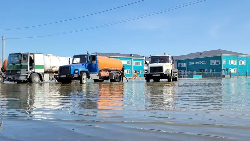5500 кубометров воды за сутки откачали в Кульсары