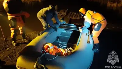 В России с оторвавшейся льдины спасли более 50 рыбаков, фото - Новости Zakon.kz от 12.04.2024 08:37