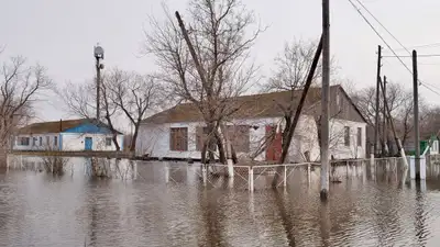Пострадавшим семьям от паводков в карагандинской области компенсировали весь ущерб , фото - Новости Zakon.kz от 12.04.2024 16:47