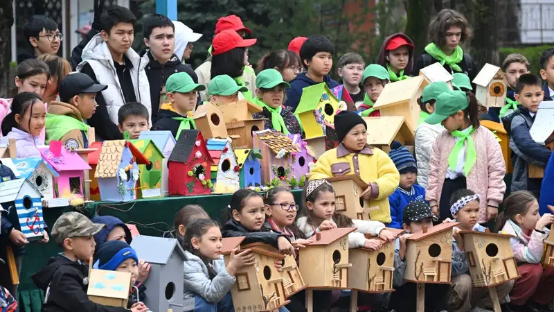 Детский Нandmade: алматинские школьники сделали более тысячи скворечников